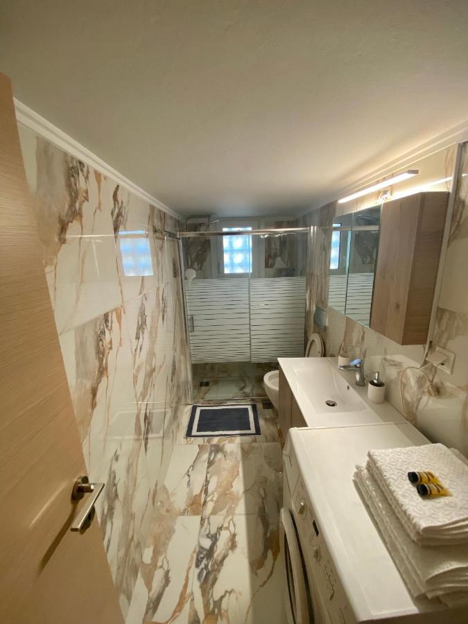 Luxury Suite 10' From The Center Αθήνα Εξωτερικό φωτογραφία